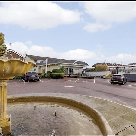 Villa Sea View 3-Bed Heated Pool Eat Bar Kids Park Lowestoft Bagian luar foto
