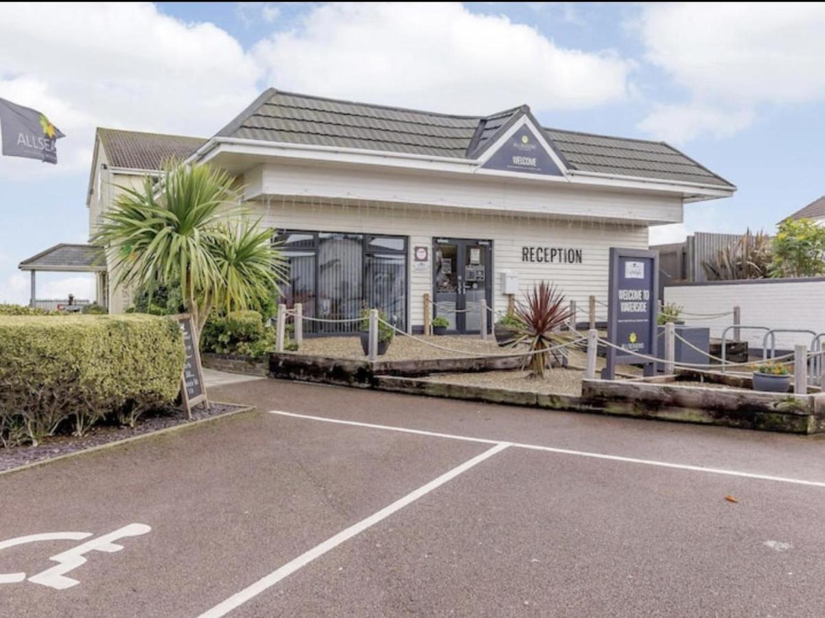 Villa Sea View 3-Bed Heated Pool Eat Bar Kids Park Lowestoft Bagian luar foto