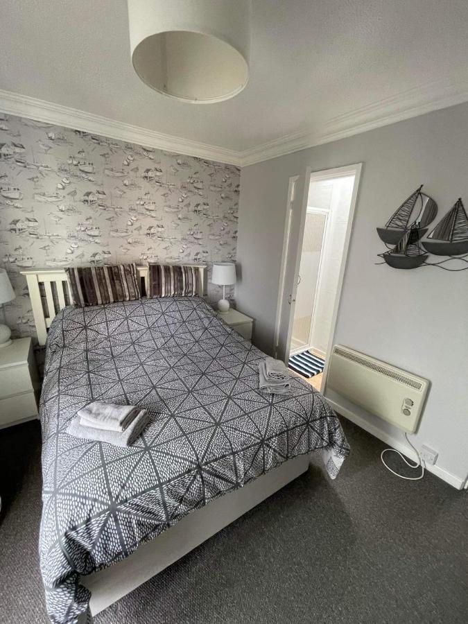 Villa Sea View 3-Bed Heated Pool Eat Bar Kids Park Lowestoft Bagian luar foto