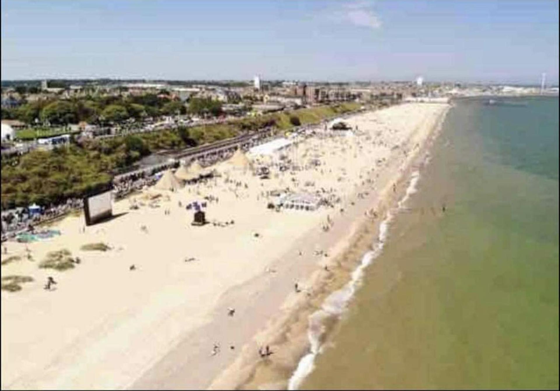 Villa Sea View 3-Bed Heated Pool Eat Bar Kids Park Lowestoft Bagian luar foto