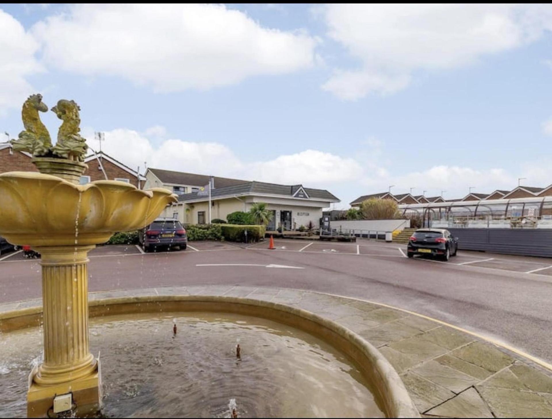 Villa Sea View 3-Bed Heated Pool Eat Bar Kids Park Lowestoft Bagian luar foto