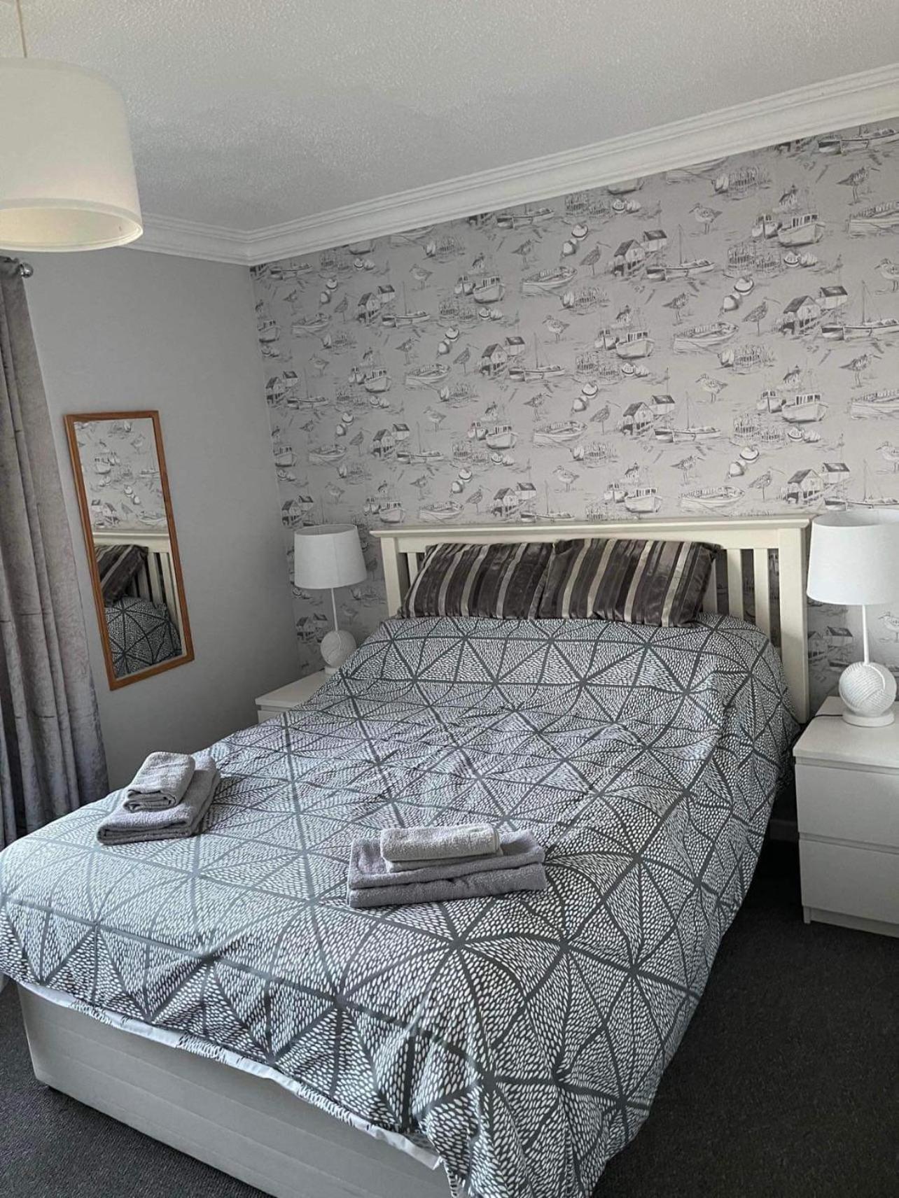 Villa Sea View 3-Bed Heated Pool Eat Bar Kids Park Lowestoft Bagian luar foto
